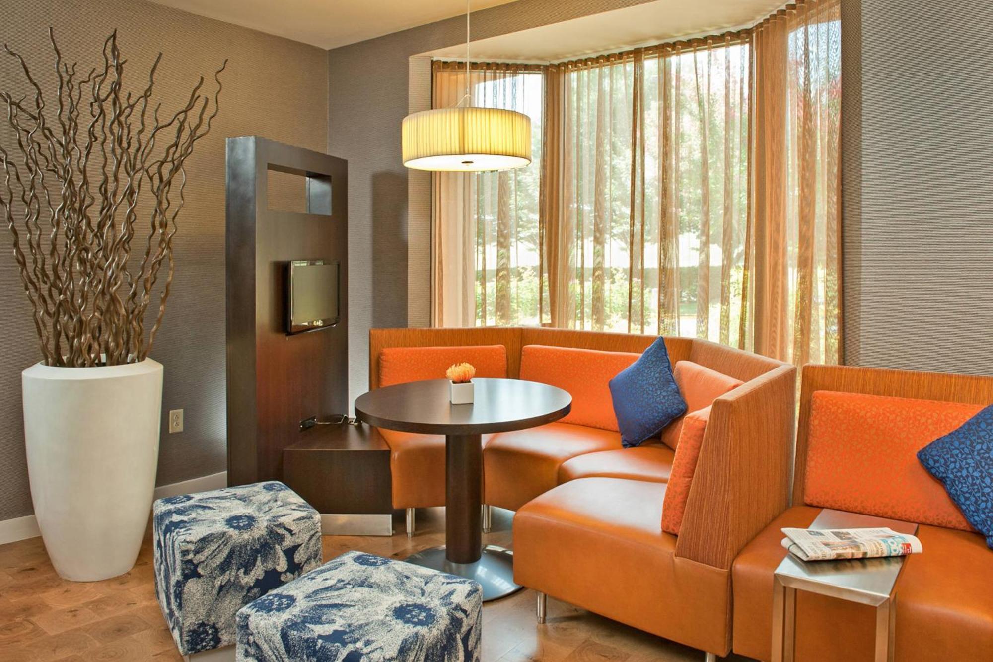 Courtyard By Marriott Frederick Hotel Ресторант снимка