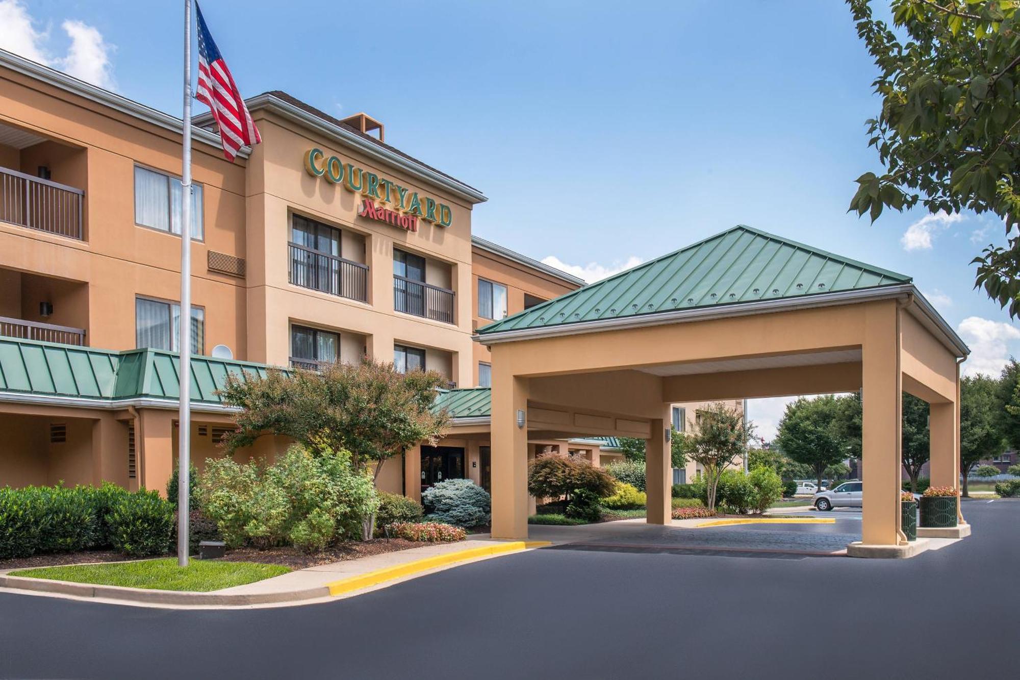 Courtyard By Marriott Frederick Hotel Екстериор снимка