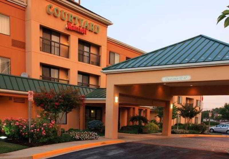 Courtyard By Marriott Frederick Hotel Екстериор снимка
